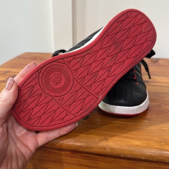 K-Swiss Disney Minnie Mouse Red Polka Dot Bow Black Sneakers - Picture 6 of 8